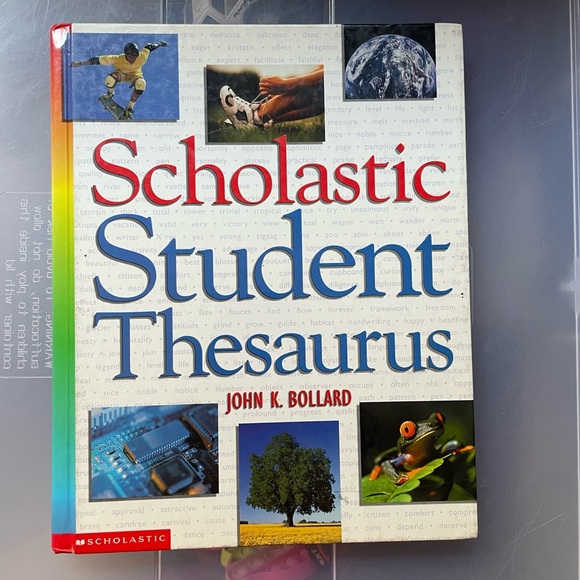 Scholastic Student Thesaurus - Picture 1 of 3